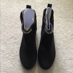 New black rain boots